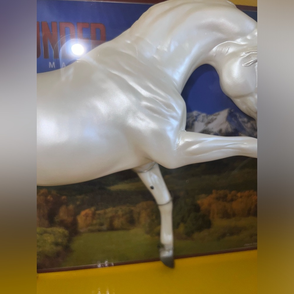 Breyer Thunder #1811 Denver Broncos Team Mascot New in Box - Picture 13 of 13